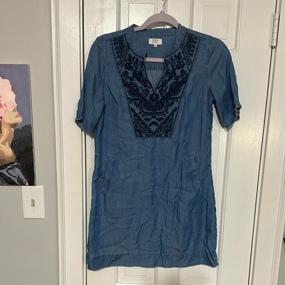 Crown & Ivy embroidered blue stitching Jean dress size 4 - Picture 1 of 4